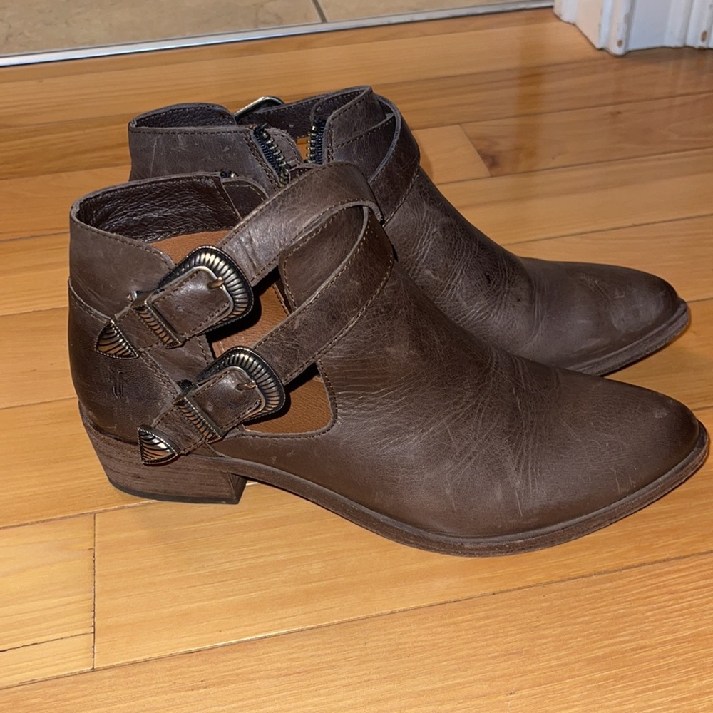 Frye booties size 6.5 M